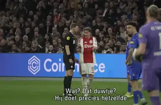 Luister mee: Scheidsrechter tijdens Ajax - FC Twente
