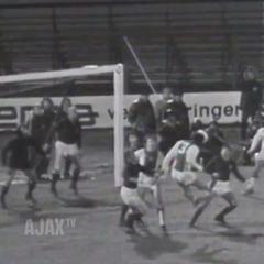 Classic! Ajax wint met 6-0 van AC Milan