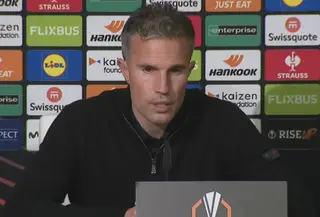 Van Persie baalt van nieuwe blessures in aanloop naar Betis