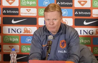 Noa Vahle vraagt Ronald Koeman naar Heitinga-criticaster