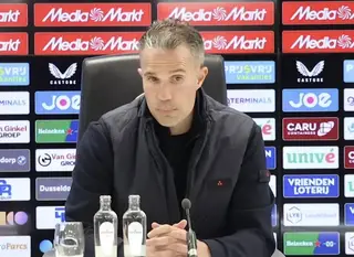 Van Persie daagt Valentijn Driessen uit