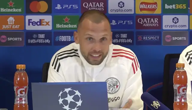 Heitinga wil geen naïef Ajax zien tegen Chelsea
