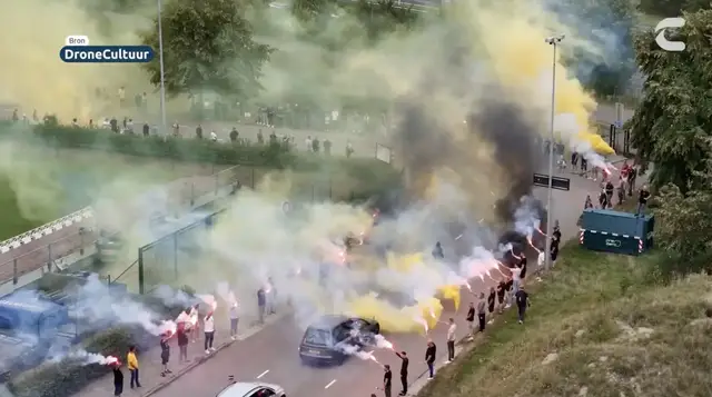 Vitesse-supporters nemen afscheid van Martin Laamers