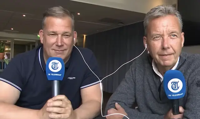 Wat doet KNVB-directeur Marianne van Leeuwen daar bij die spelers?