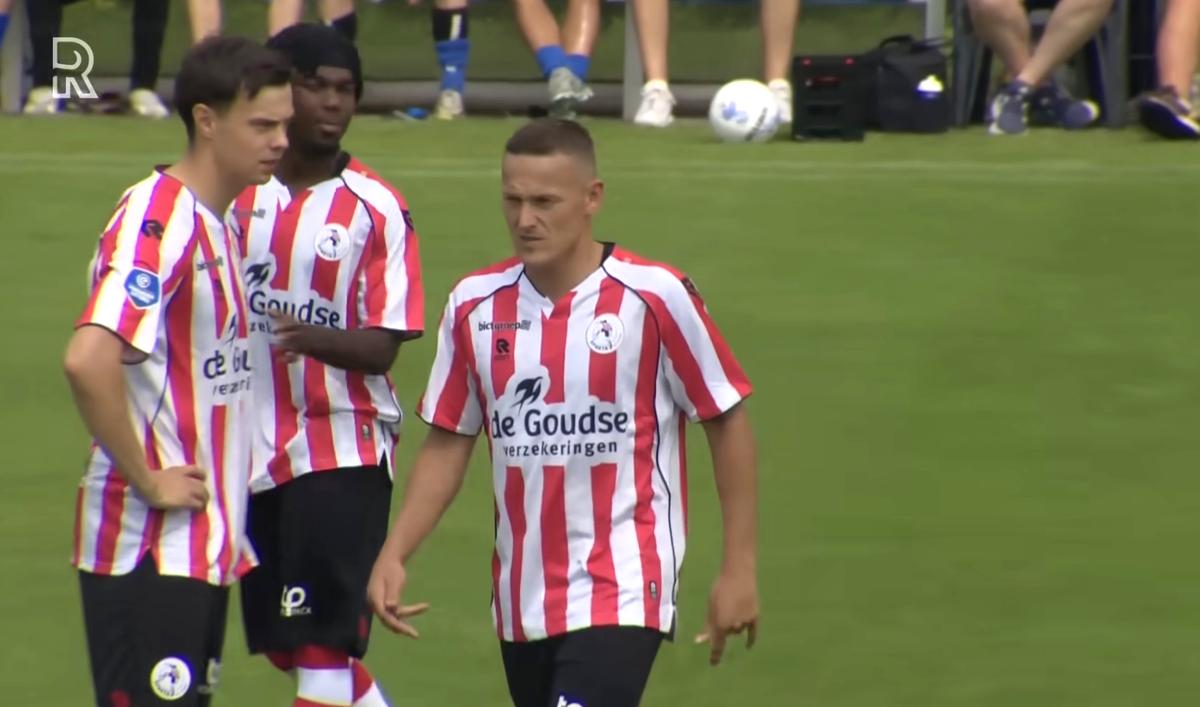 Jens Toornstra maakte zijn officieuze debuut voor Sparta Rotterdam en stond direct in de basis tijdens de ruime zege op PPSC.